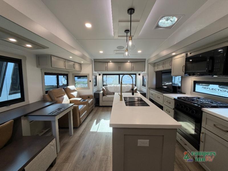 RV listing image