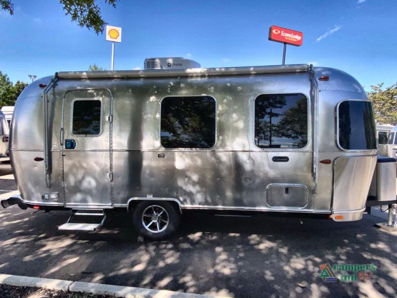 RV listing image