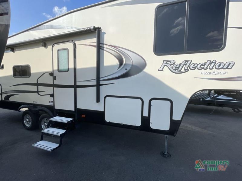 RV listing image