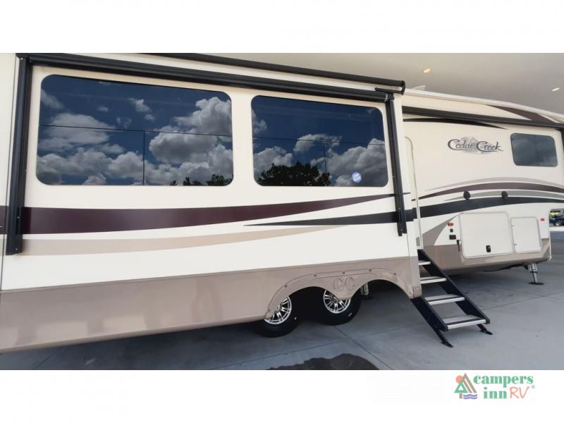 RV listing image
