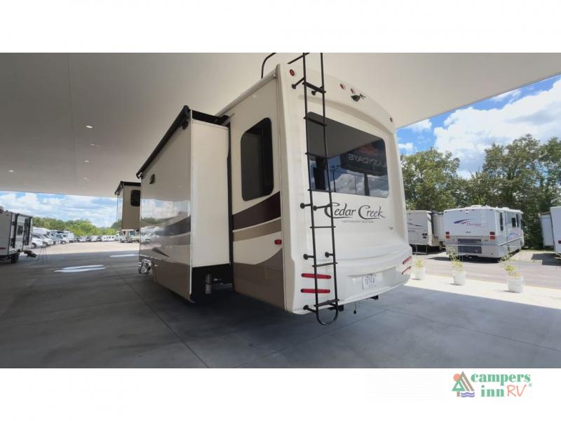 RV listing image