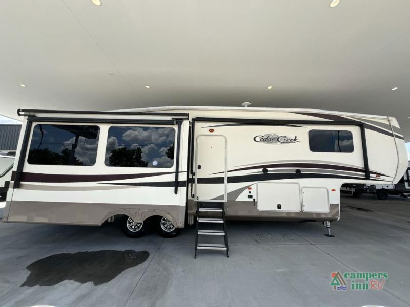 RV listing image