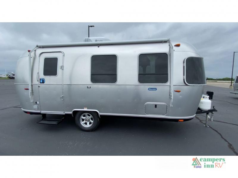 RV listing image