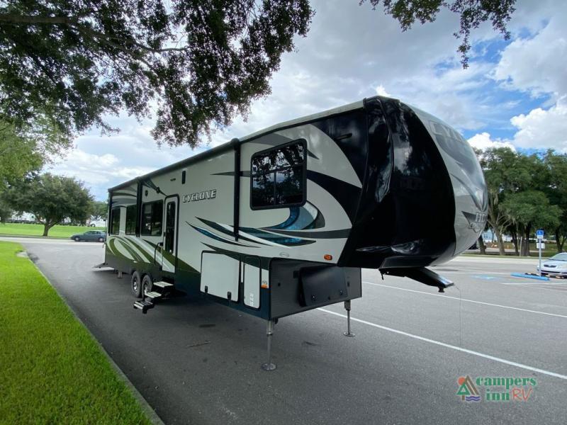 RV listing image