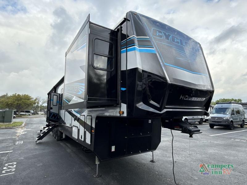 RV listing image
