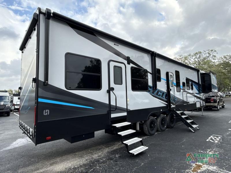 RV listing image