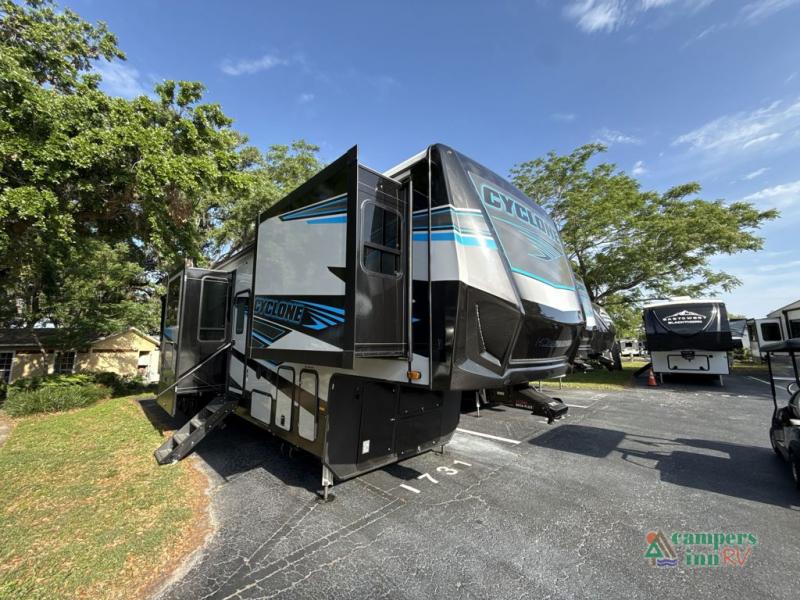 RV listing image