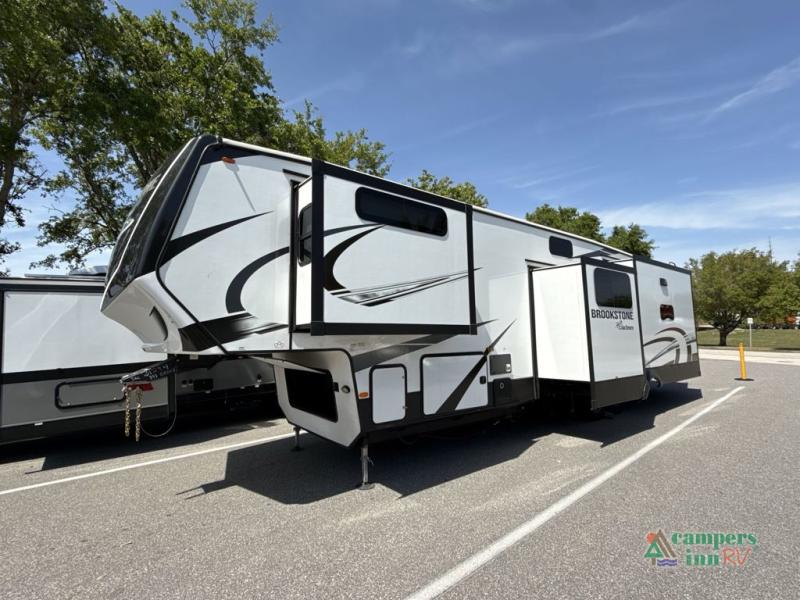 RV listing image