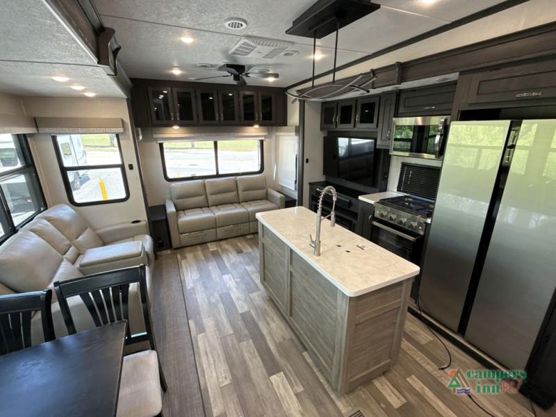 RV listing image