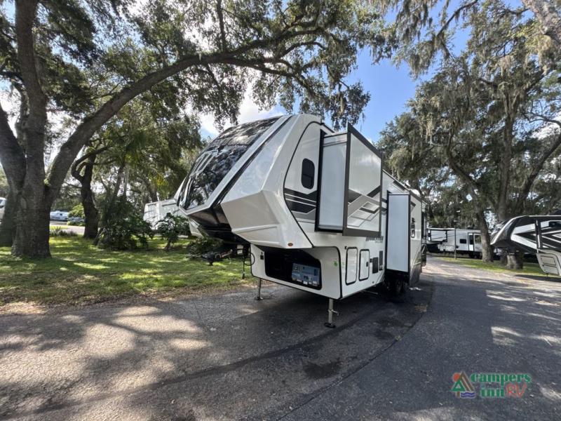 RV listing image