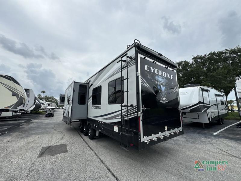 RV listing image