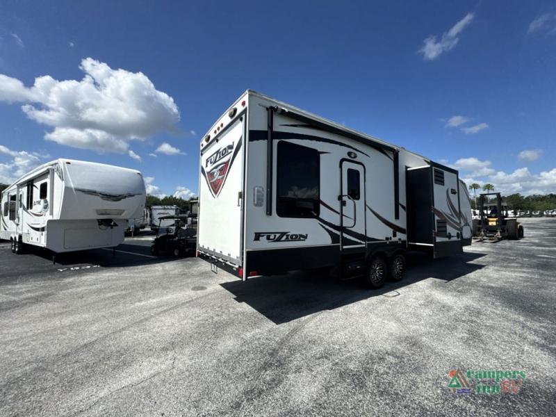 RV listing image