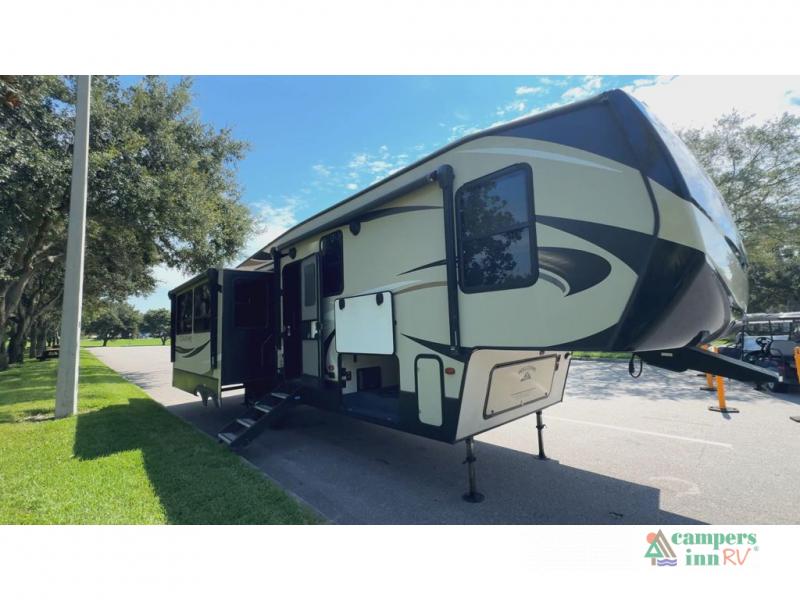 RV listing image
