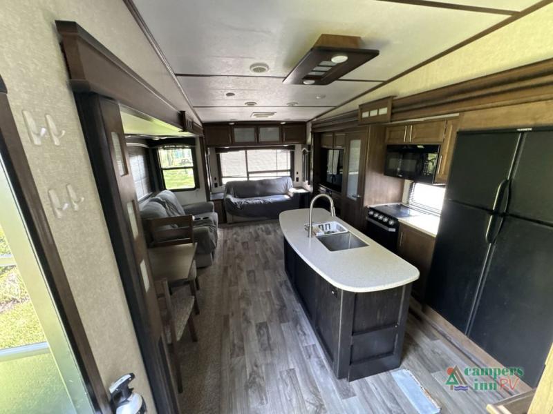 RV listing image