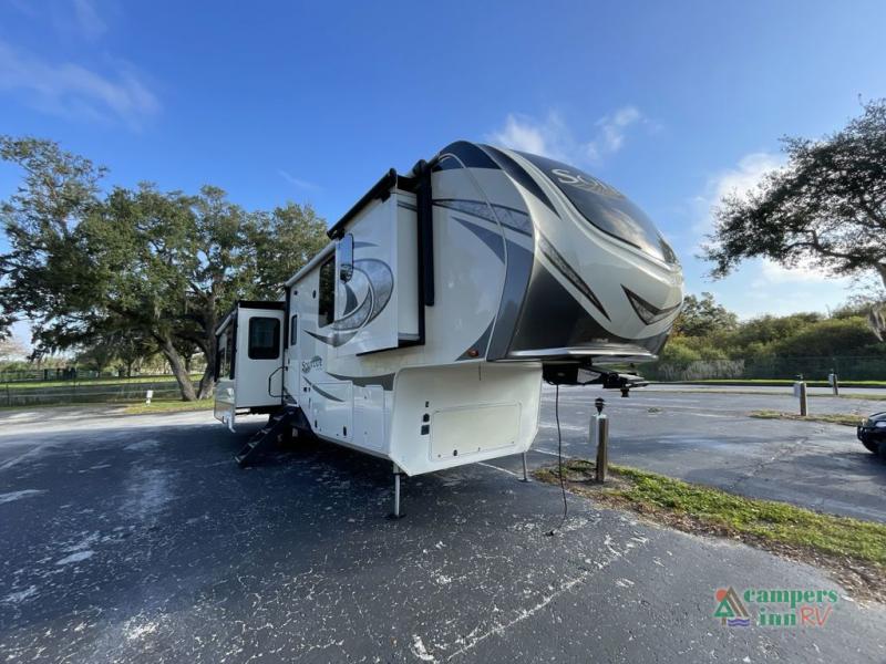 RV listing image