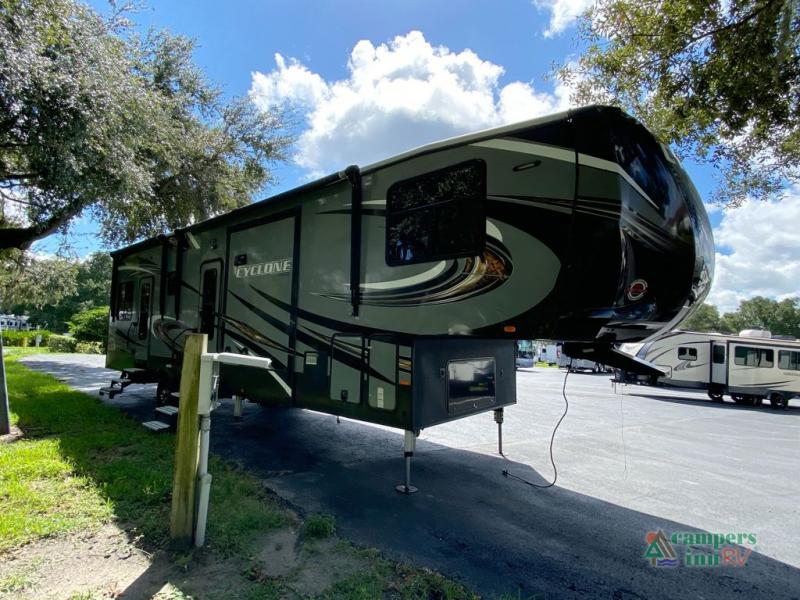 RV listing image