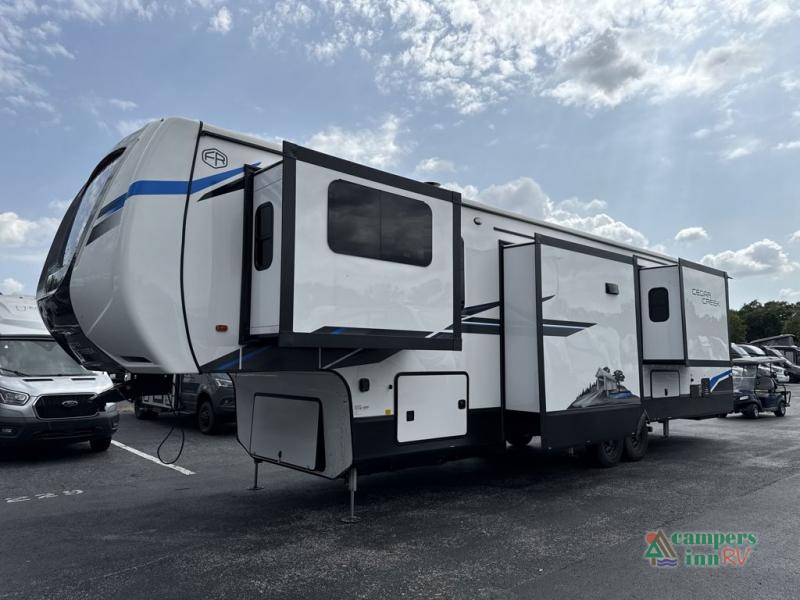 RV listing image
