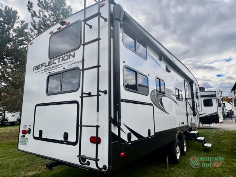RV listing image
