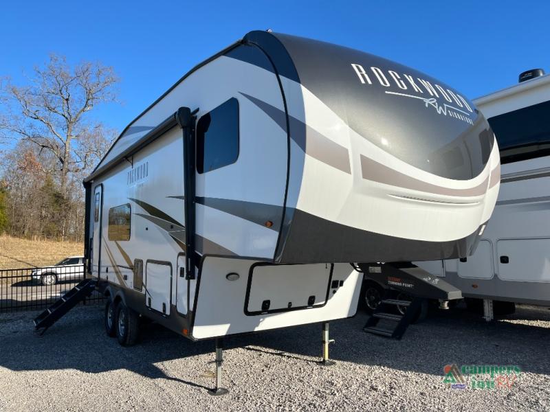RV listing image
