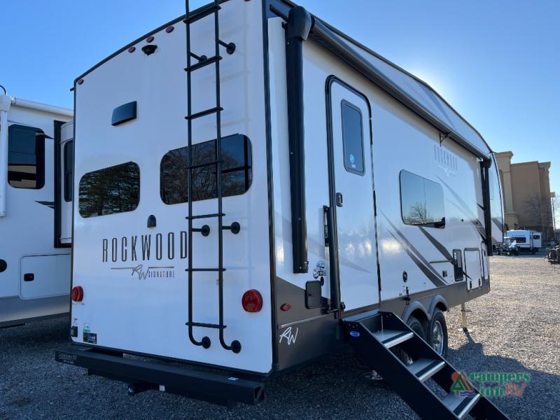 RV listing image