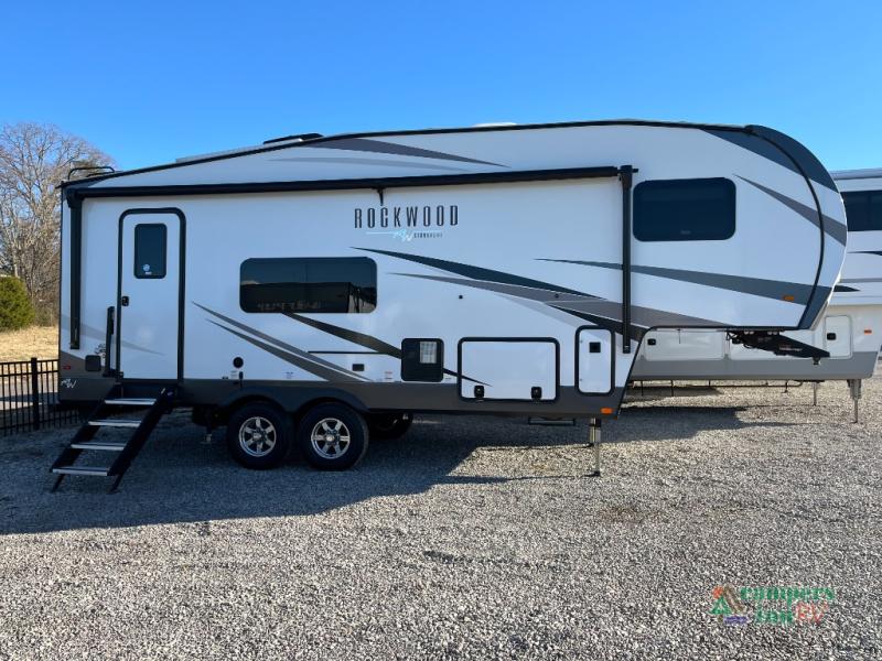 RV listing image