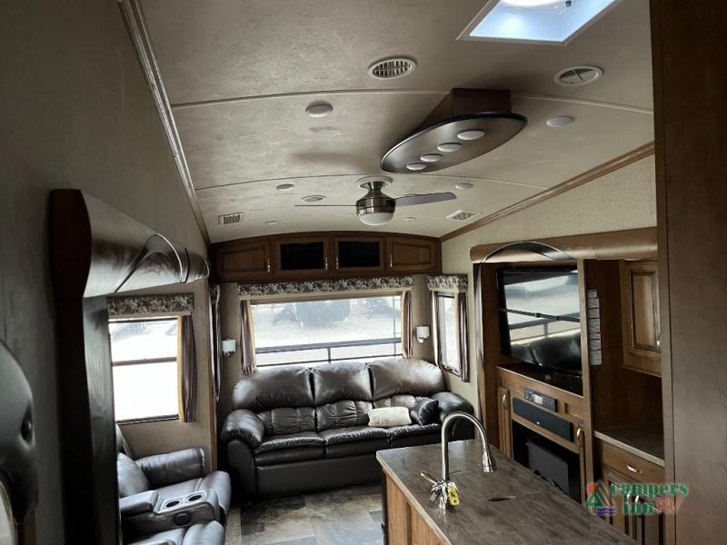 RV listing image