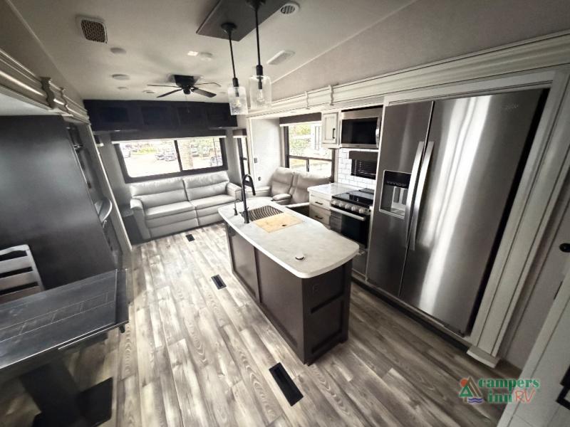 RV listing image
