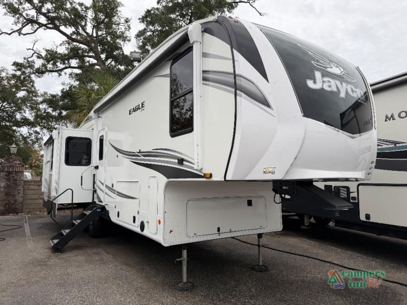 RV listing image