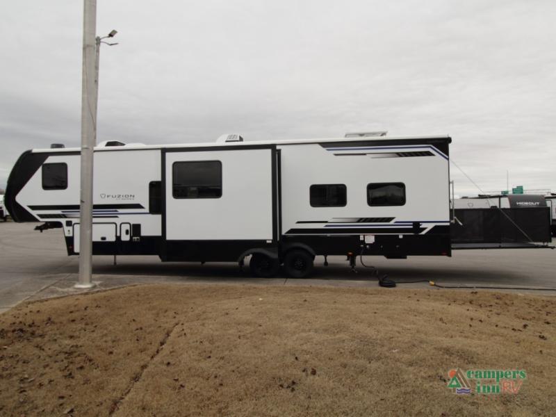 RV listing image