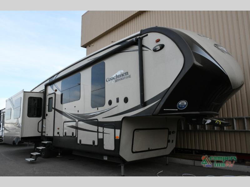 RV listing image