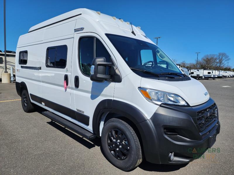 Winnebago Solis Image