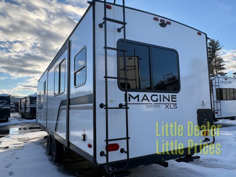 RV listing image