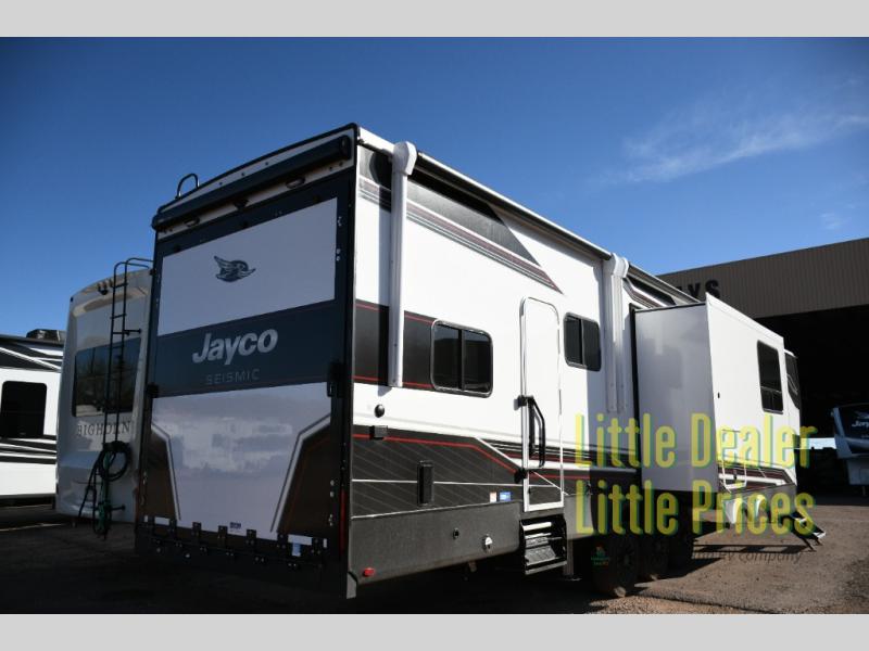 RV listing image
