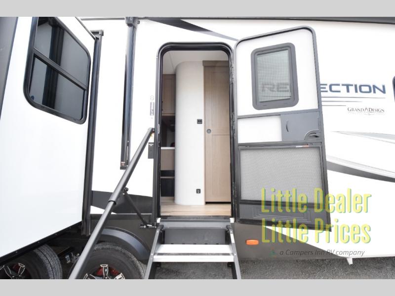 RV listing image