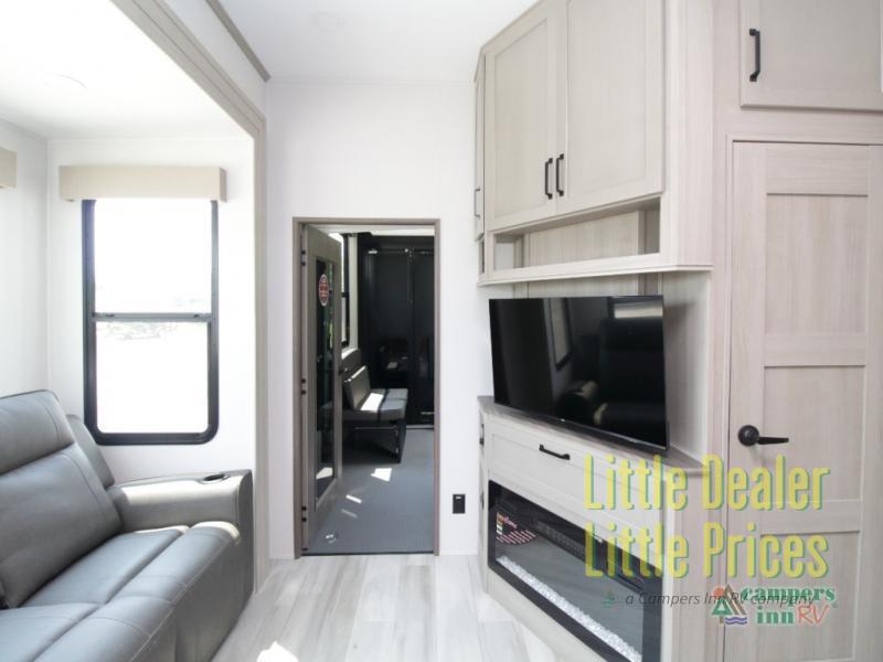 Grand Design RV Momentum M-Class Image