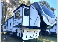 Used 2023 Keystone RV Montana High Country 377FL image