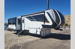 New 2025 Keystone RV Avalanche 321RL Photo