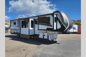 New 2025 Keystone RV Avalanche 346FL Photo