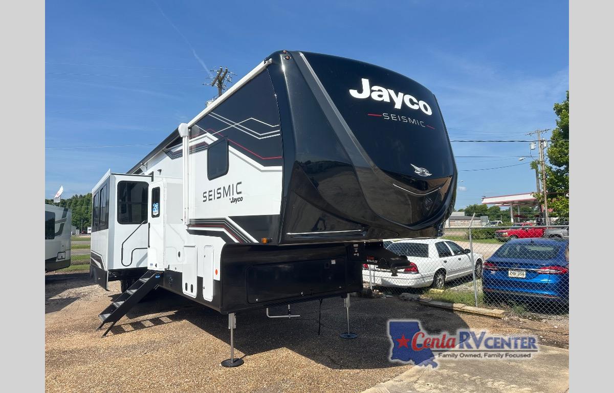 RV listing image