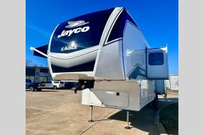 New 2024 Jayco Eagle 370FBTS Photo