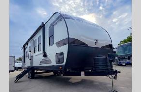 New 2025 Venture RV Stratus 302VBH Photo