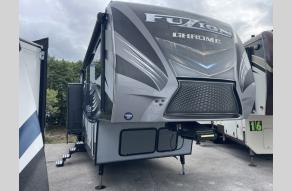 Used 2016 Keystone RV Fuzion 414 Chrome Photo