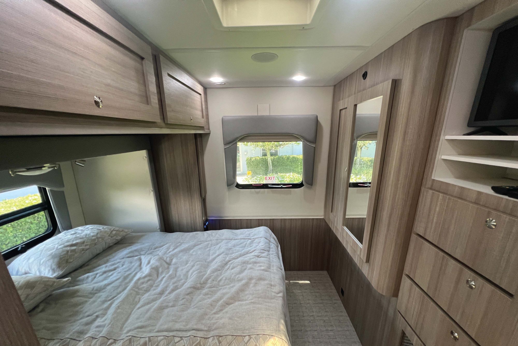 Platinum 220 Interior Twin Beds View