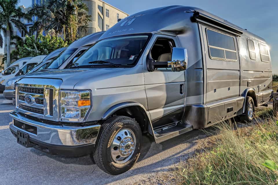 Platinum 261XL Exterior View