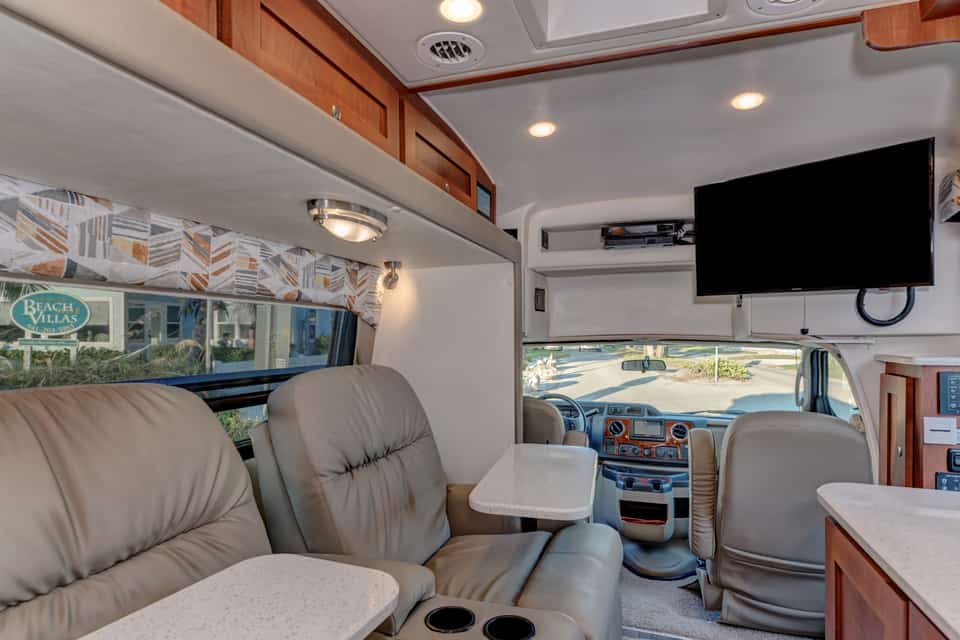 Platinum 261XL Interior Recliners & Cabin View