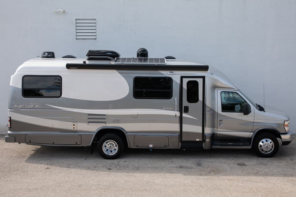 Platinum 271XL Exterior View