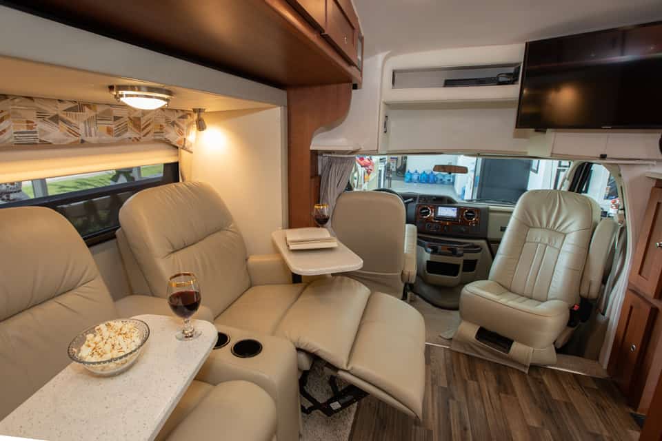 Platinum 271XL Interior Recliners & Cabin