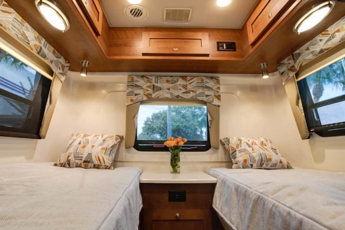 Platinum 271XL Interior Twin Beds