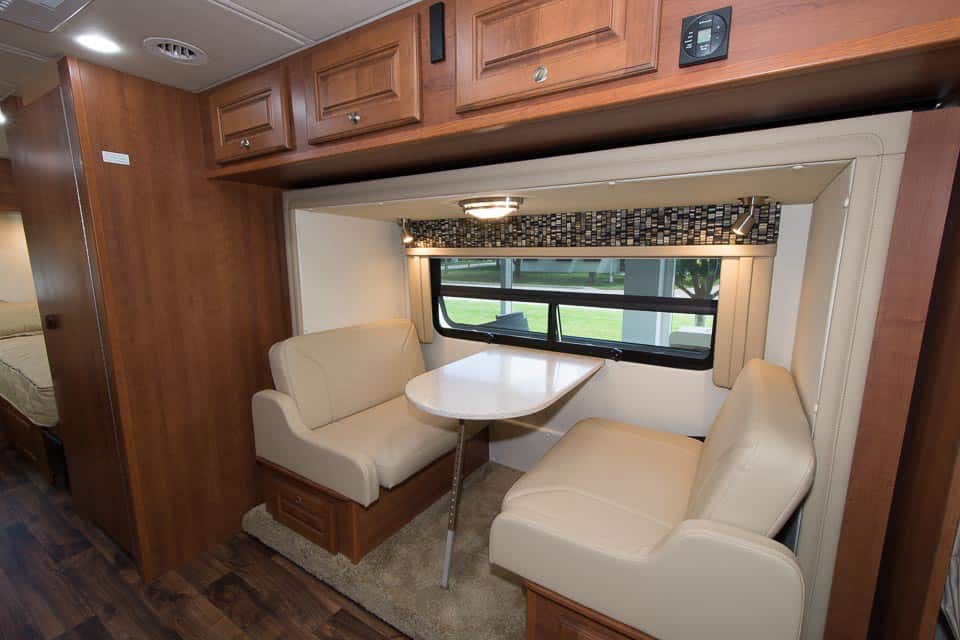 Platinum II 241XL Interior Dinette