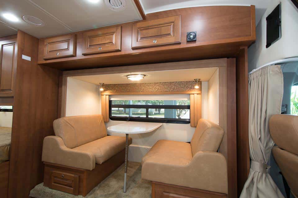 Platinum II 241XL Interior Dinette